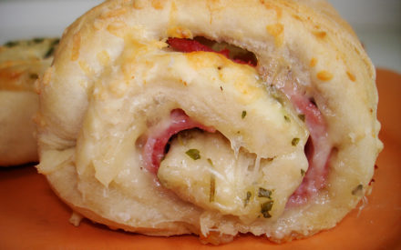 Pizzabrötchen gefüllt